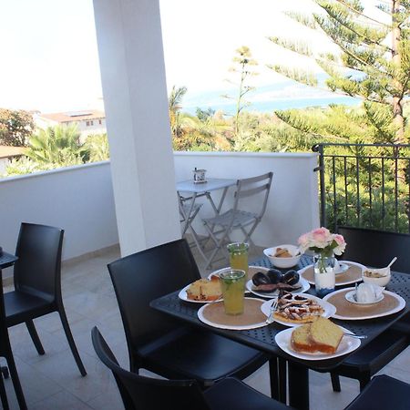 ブリアーティコ Residenza Anna Calabria Bed & Breakfast エクステリア 写真