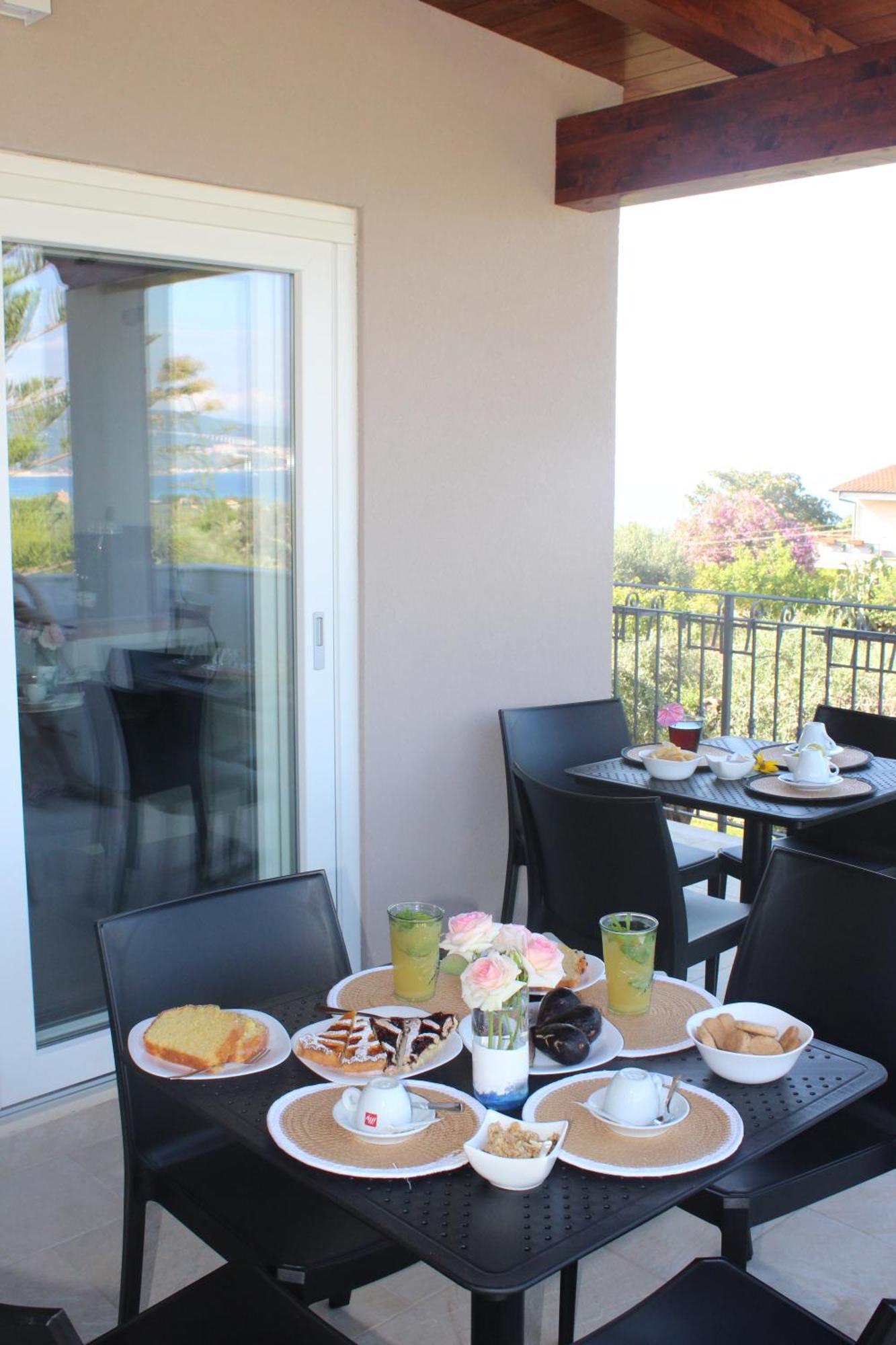 ブリアーティコ Residenza Anna Calabria Bed & Breakfast エクステリア 写真