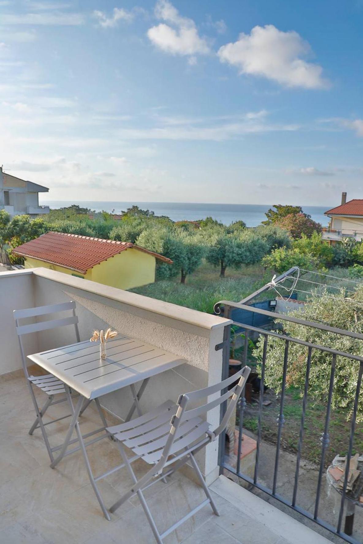 ブリアーティコ Residenza Anna Calabria Bed & Breakfast エクステリア 写真